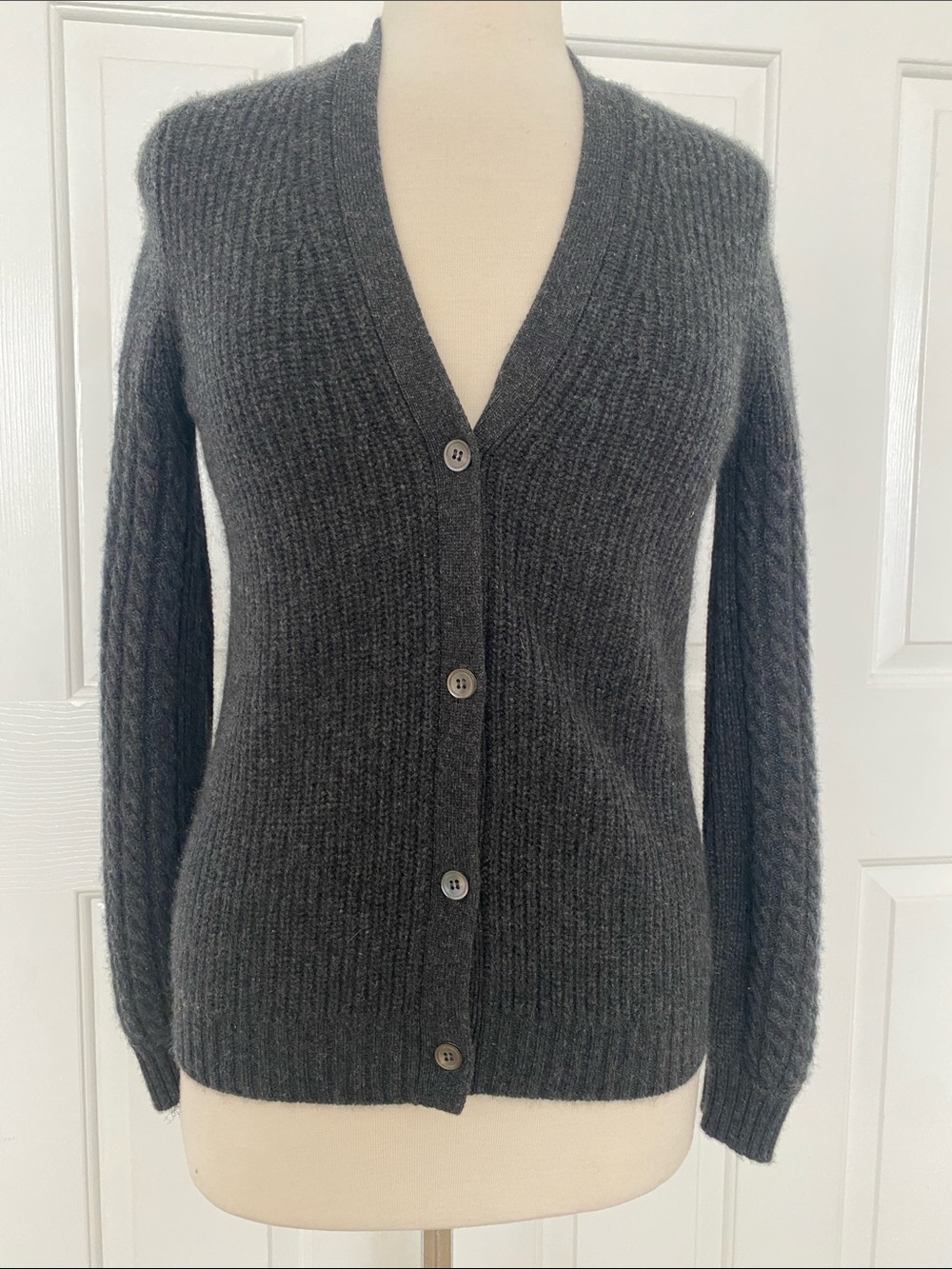 Neiman Marcus Dark Grey V-neck Cardigan 100% Cashmere Size XS